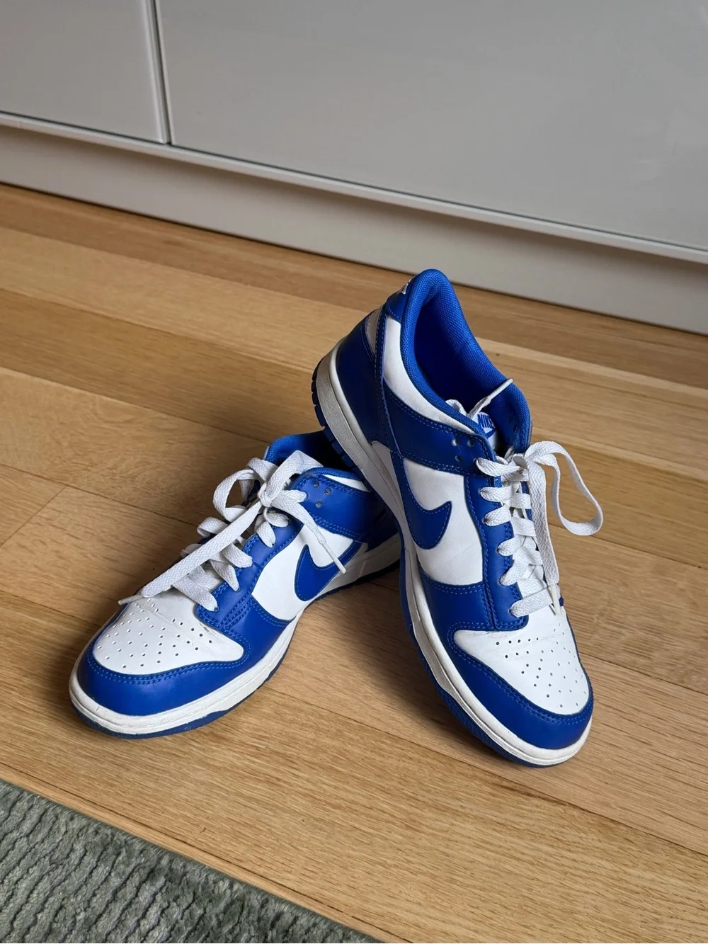 Nike Women's Low-Top Sneakers - White and Royal Blue